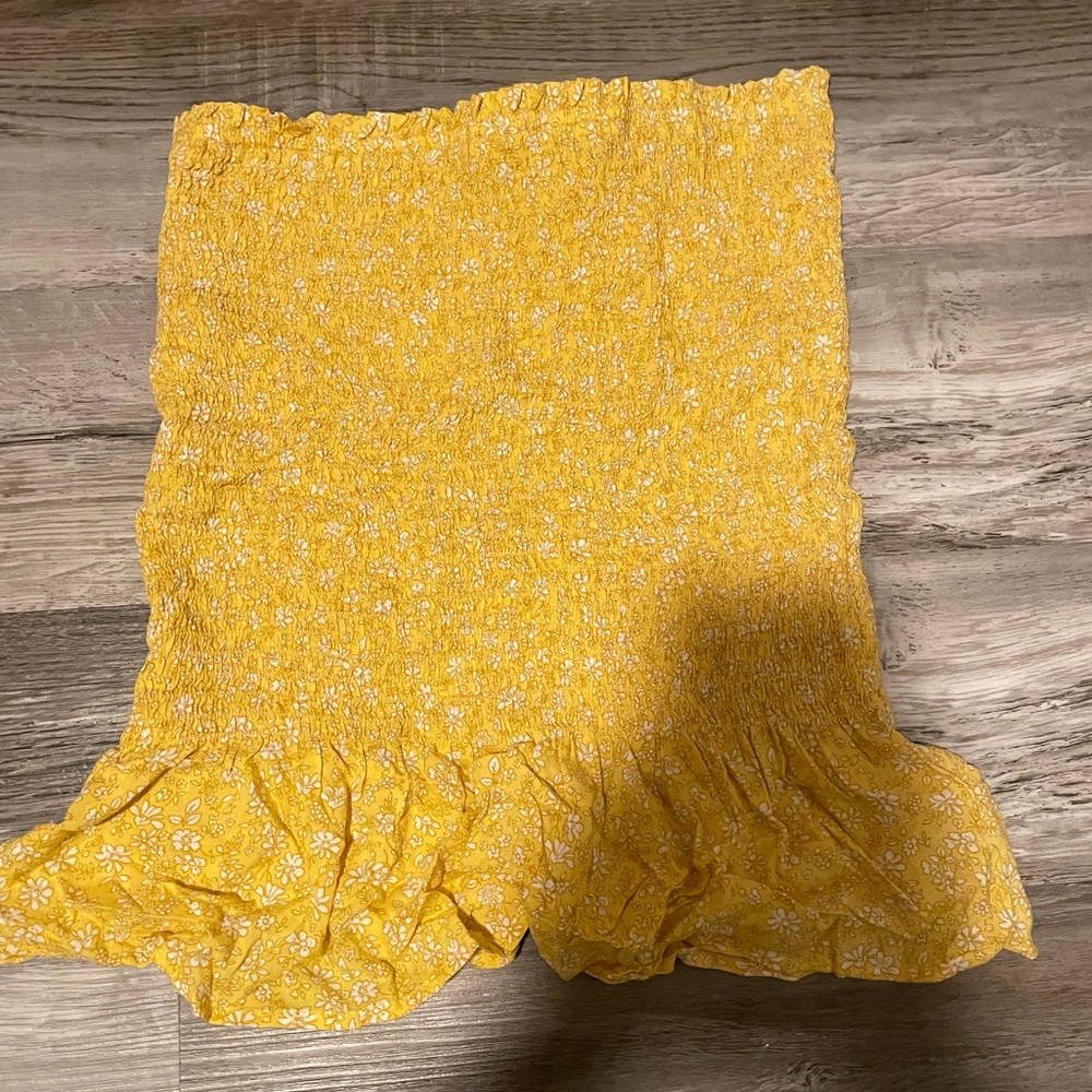 Hollister XS ultra high rise ruffled skirt